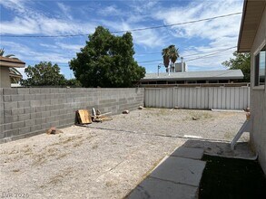 Building Photo - 5713 Idle Ave