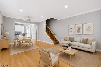 Building Photo - 334 Wilshire Dr
