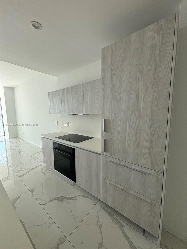 Foto del edificio - 480 NE 31st St