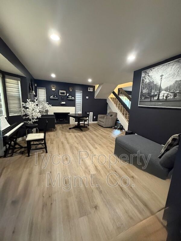 Foto del edificio - 1720 Melrose Ave