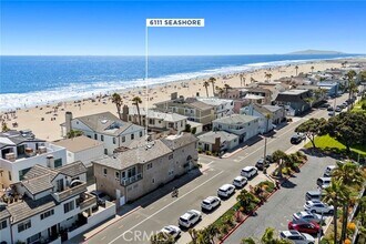 Building Photo - 6111 Seashore Dr
