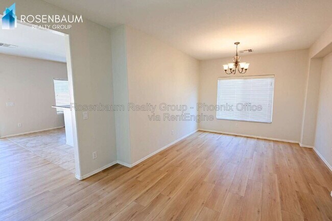 Foto del edificio - 1739 N St Francis Pl