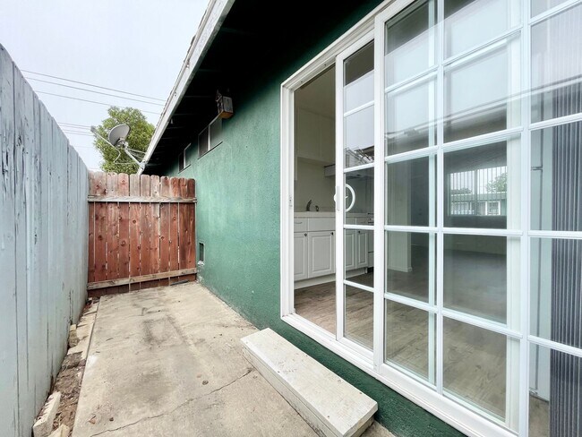 Foto del edificio - Remodeled Studio West of Coast Hwy!