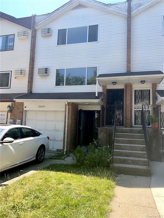 Primary Photo - 3671 Varian Ave