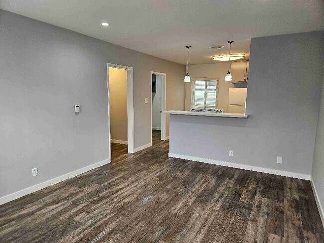 Foto del edificio - 1037 W 12th St