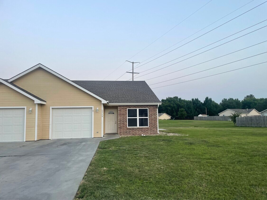 Foto principal - 2719 Buttonwood Dr