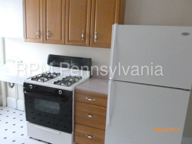 Building Photo - 220 Clymer St