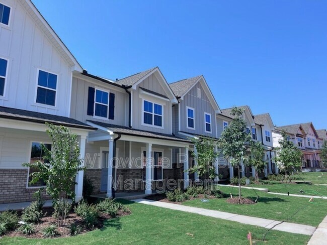 Building Photo - 212 Abbots Ml Dr
