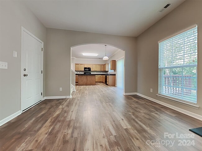 Building Photo - 1909 Thorn Crest Dr
