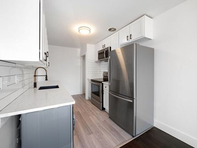 Foto del interior - Royal Oakland Apartments (Better Livin LLC)