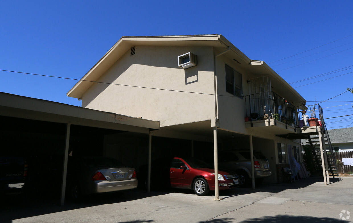 Building Photo - 241 Watson St