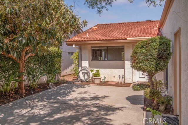 Building Photo - 5239 Elvira