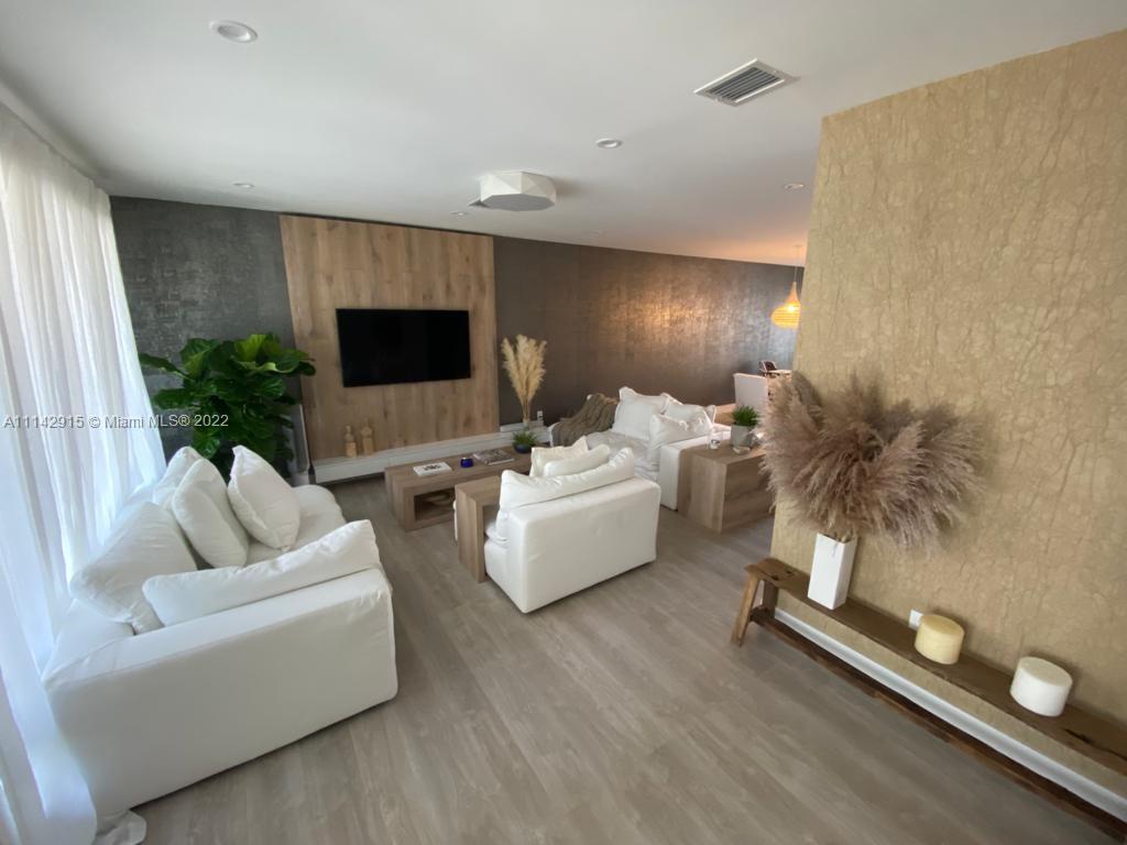 Foto principal - 6312 NW 114th Ave