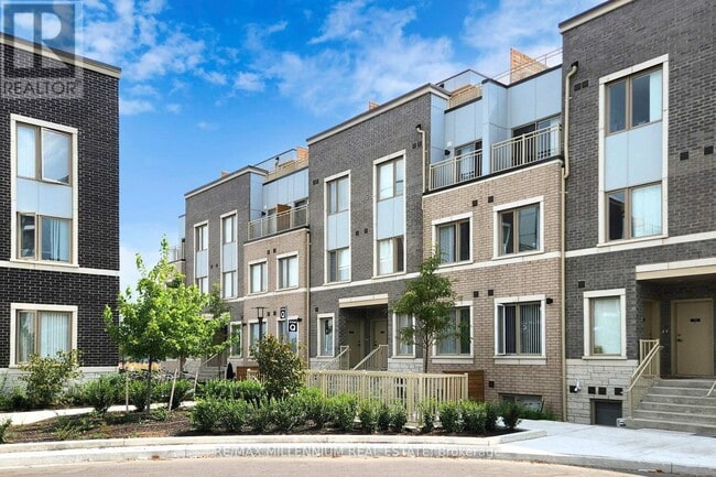 Building Photo - 100 Honeycrisp Cres