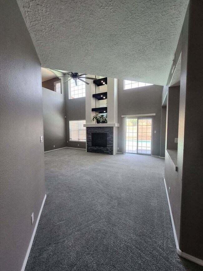 Foto del edificio - 8405 Hampton Ave NE