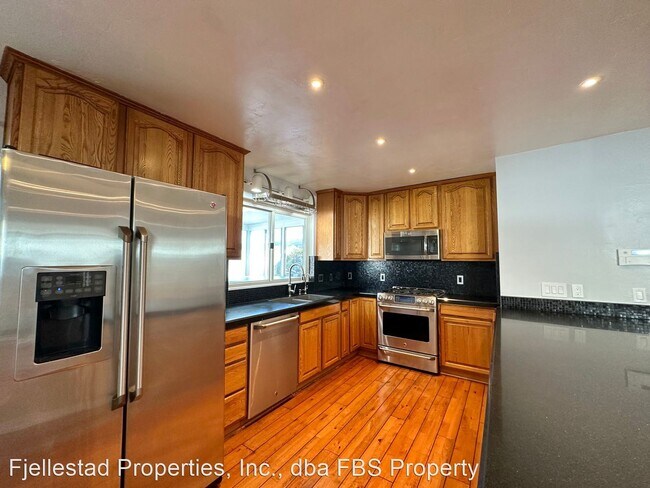 Foto del edificio - 3 br, 2 bath House - 9339 Cadorette Ave