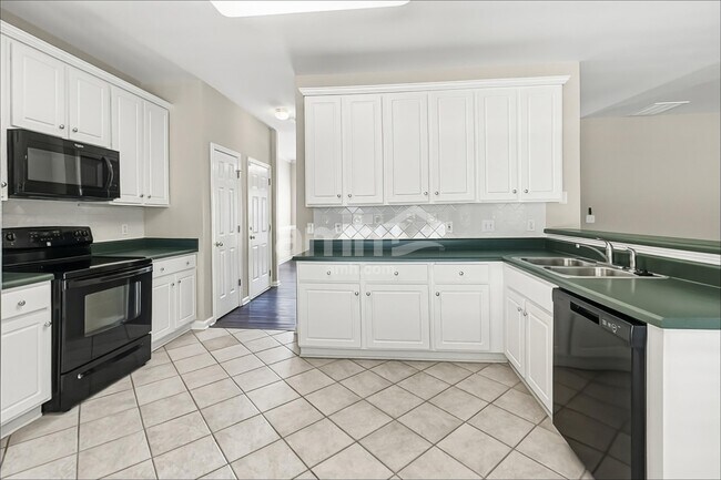 Building Photo - 405 Bedstraw Ct