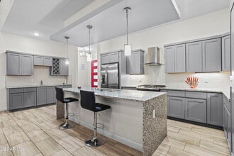 Building Photo - 12308 Desert Heights Ct
