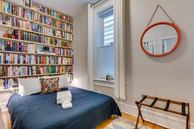 Foto del edificio - 2031 W 21st St