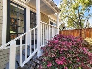 Building Photo - 181 Tasso St