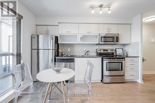 Photo du bâtiment - 2015 Sheppard Ave E