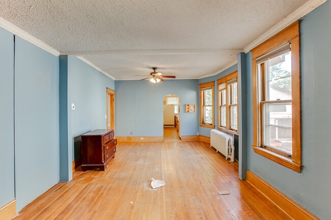 Building Photo - 1660 Hewitt Ave