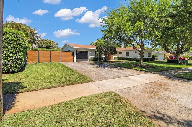 Building Photo - 8975 SW 83rd St