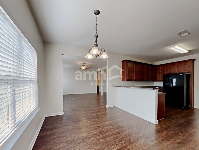 Foto del edificio - 4158 Elderberry Dr