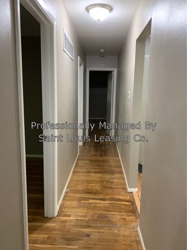 Building Photo - 1140 Soria St