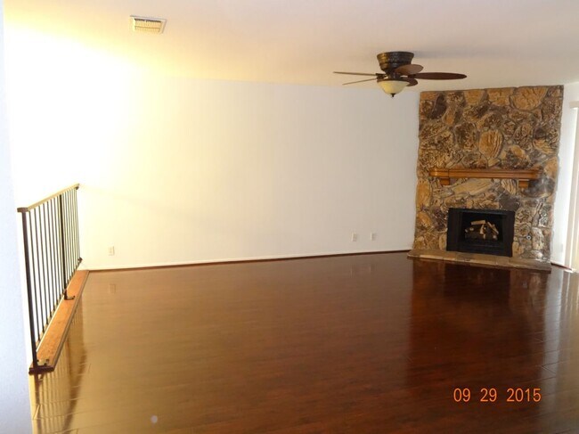 Foto del edificio - 7818 Hampton Ln