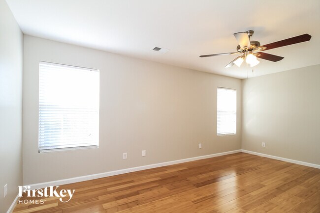 Building Photo - 2071 Lauren Woods Dr