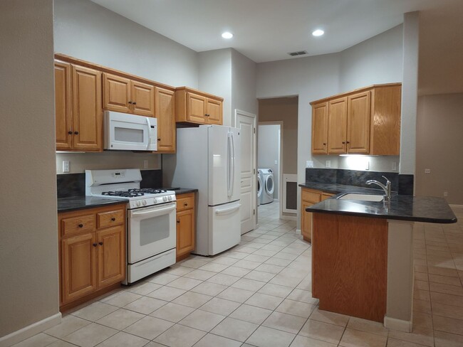 Building Photo - Springfield Rocklin Gated 55and Older Comm...