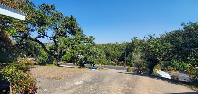 Building Photo - 6810 Raccoon Run