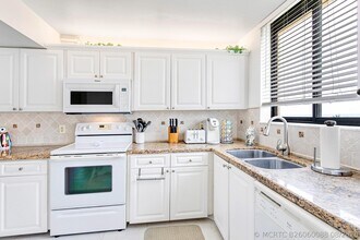 Building Photo - 100 Ocean Trail Way