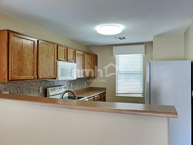 Foto del edificio - 16425 N 113th Dr