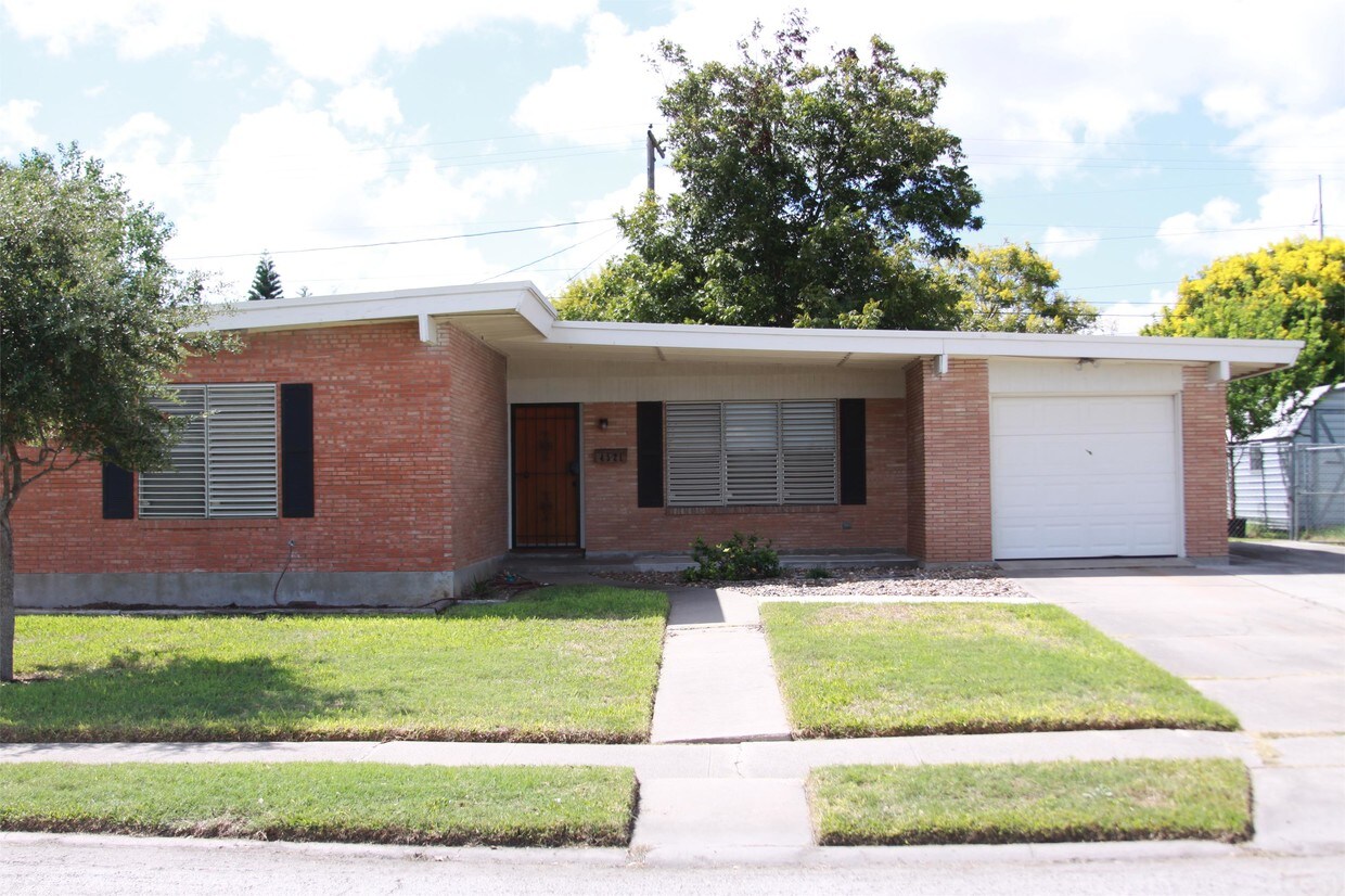 Primary Photo - 4521 Schanen Blvd