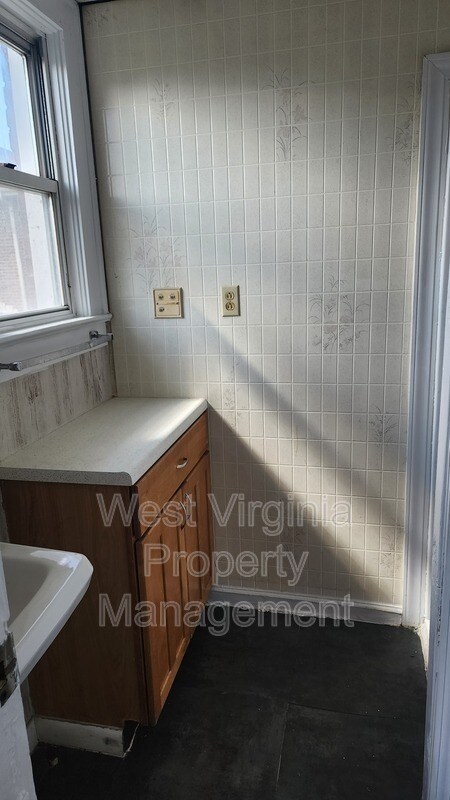 Foto del edificio - 415 Woodlawn Ave