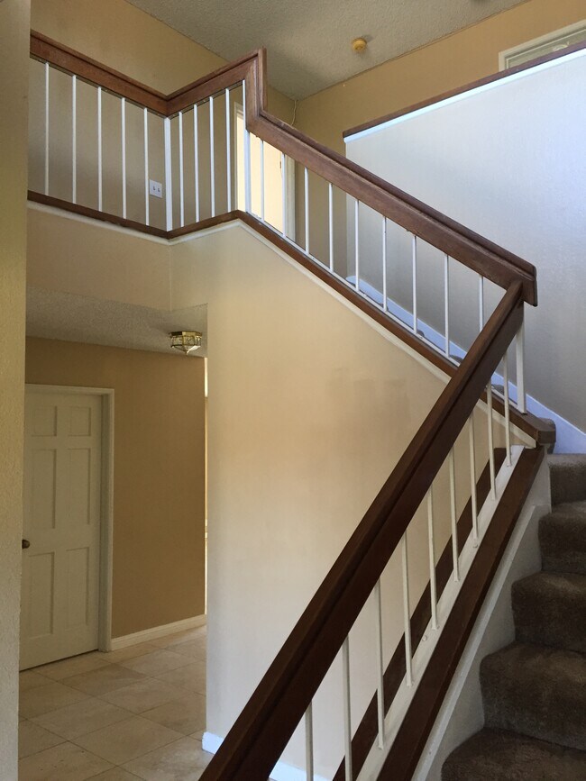 Building Photo - 20 Rancho Jurupa Pl