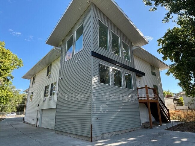 Foto del edificio - 498 East Fort Union Blvd