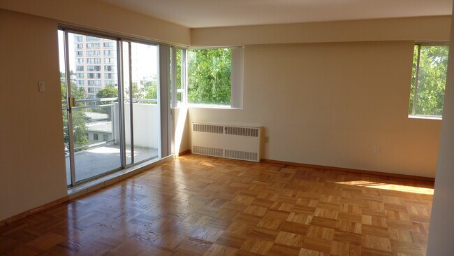 Building Photo - Kerrisdale B