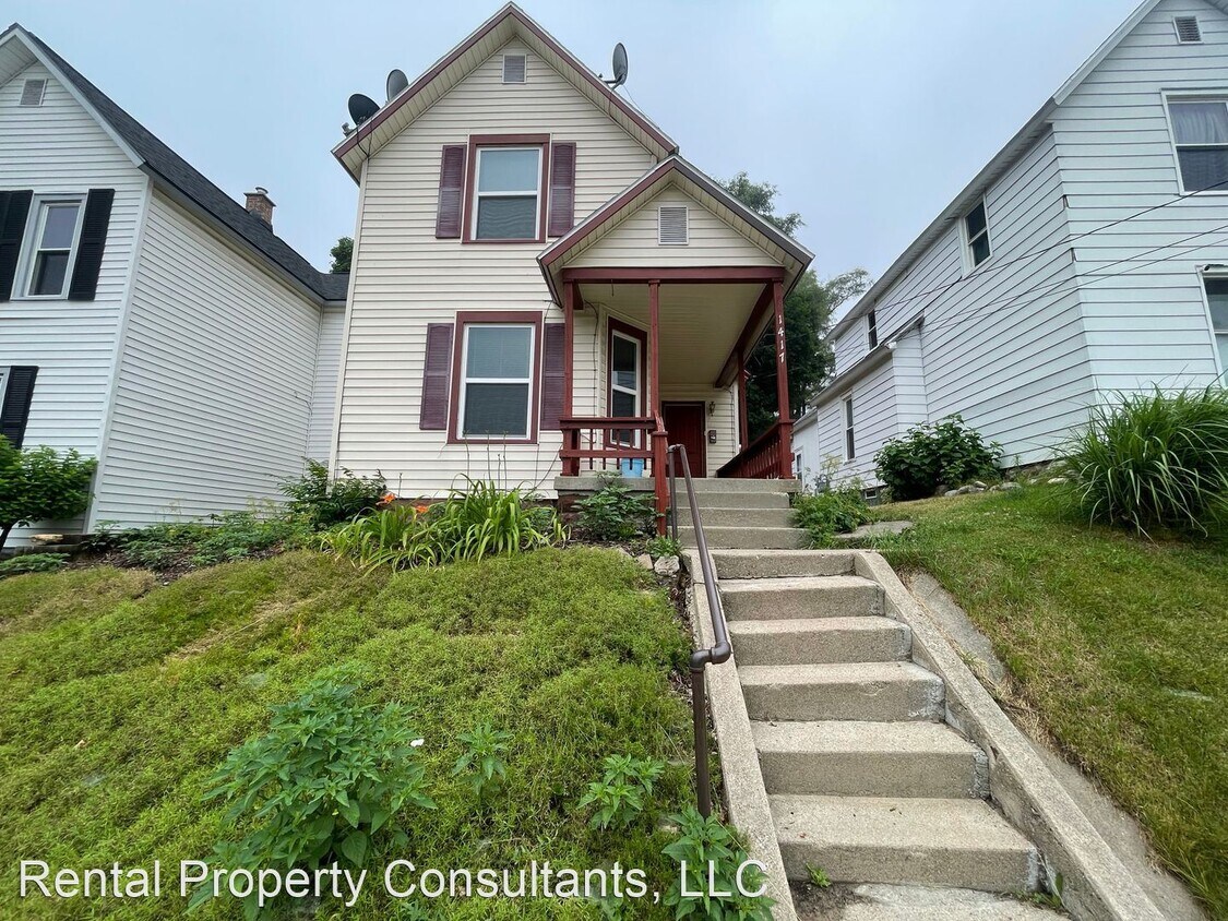 Primary Photo - 2 br, 1 bath House - 1417 North NE