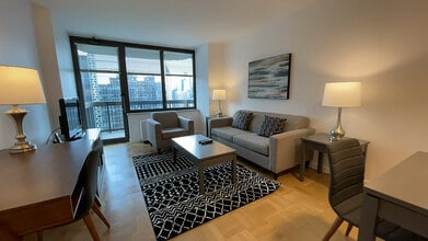 Building Photo - 225 W 56th St