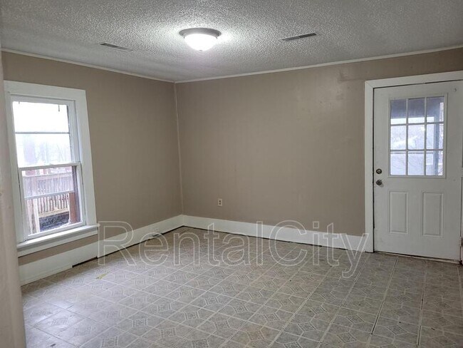Building Photo - 312 Fuller Ave