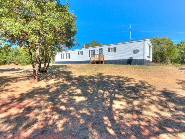 Building Photo - 3bed/2bath Mobile Home Available on 1.3 Acres in Noble!