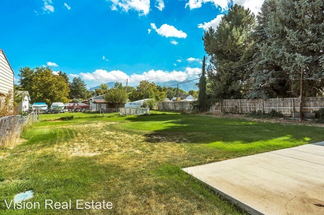 Building Photo - 2 br, 1 bath House - 175 S 400 E