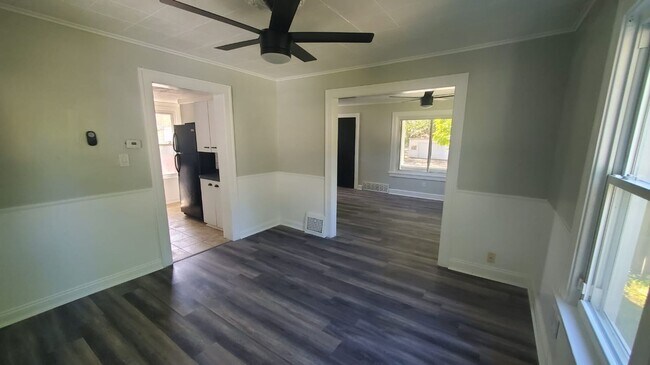 Building Photo - 3 bedroom 1 bath home