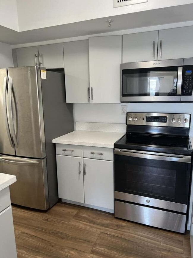 Building Photo - 2640 S University Dr