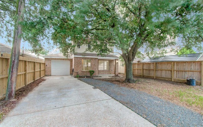 Foto del edificio - 10817 Normeadow Ln