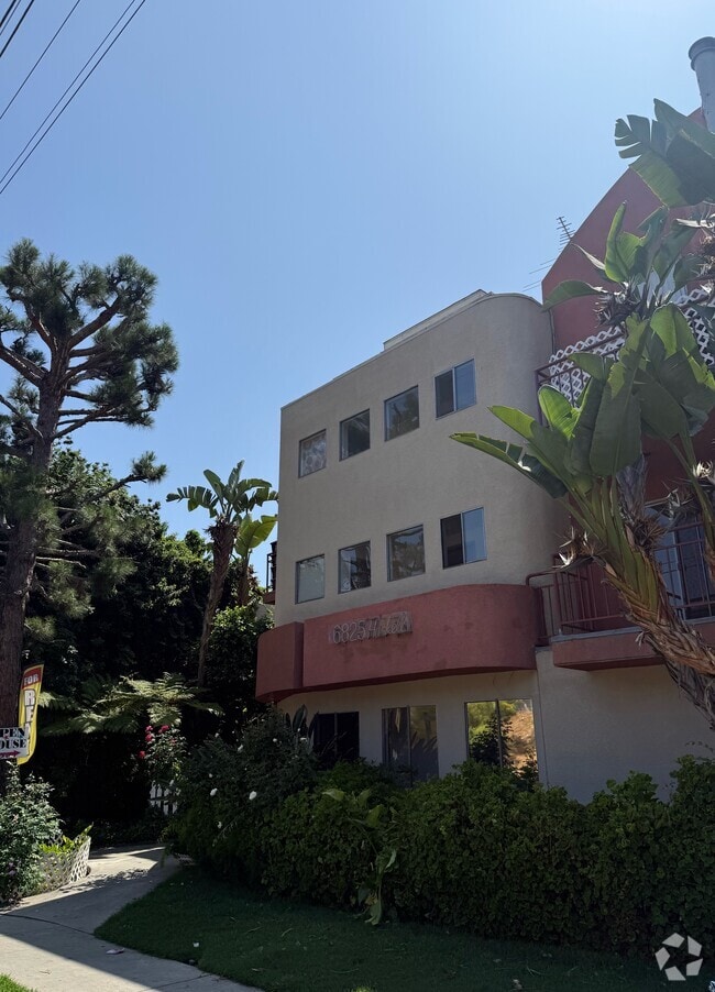 Building Photo - 6825 Haskell Ave