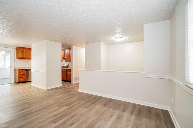 Building Photo - 511 Hilltop Dr